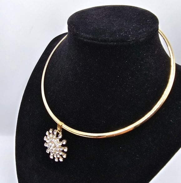 Goldtone CZ Crystal Snowflake Collar Necklace - Picture 2 of 6